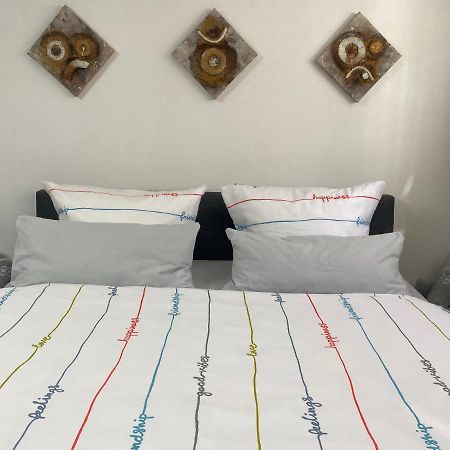 Studio-Appartement Нойнбург форм Валд Екстериор снимка