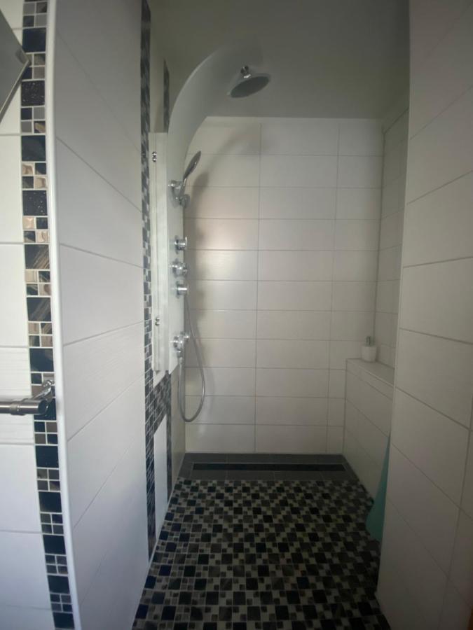 Studio-Appartement Нойнбург форм Валд Екстериор снимка