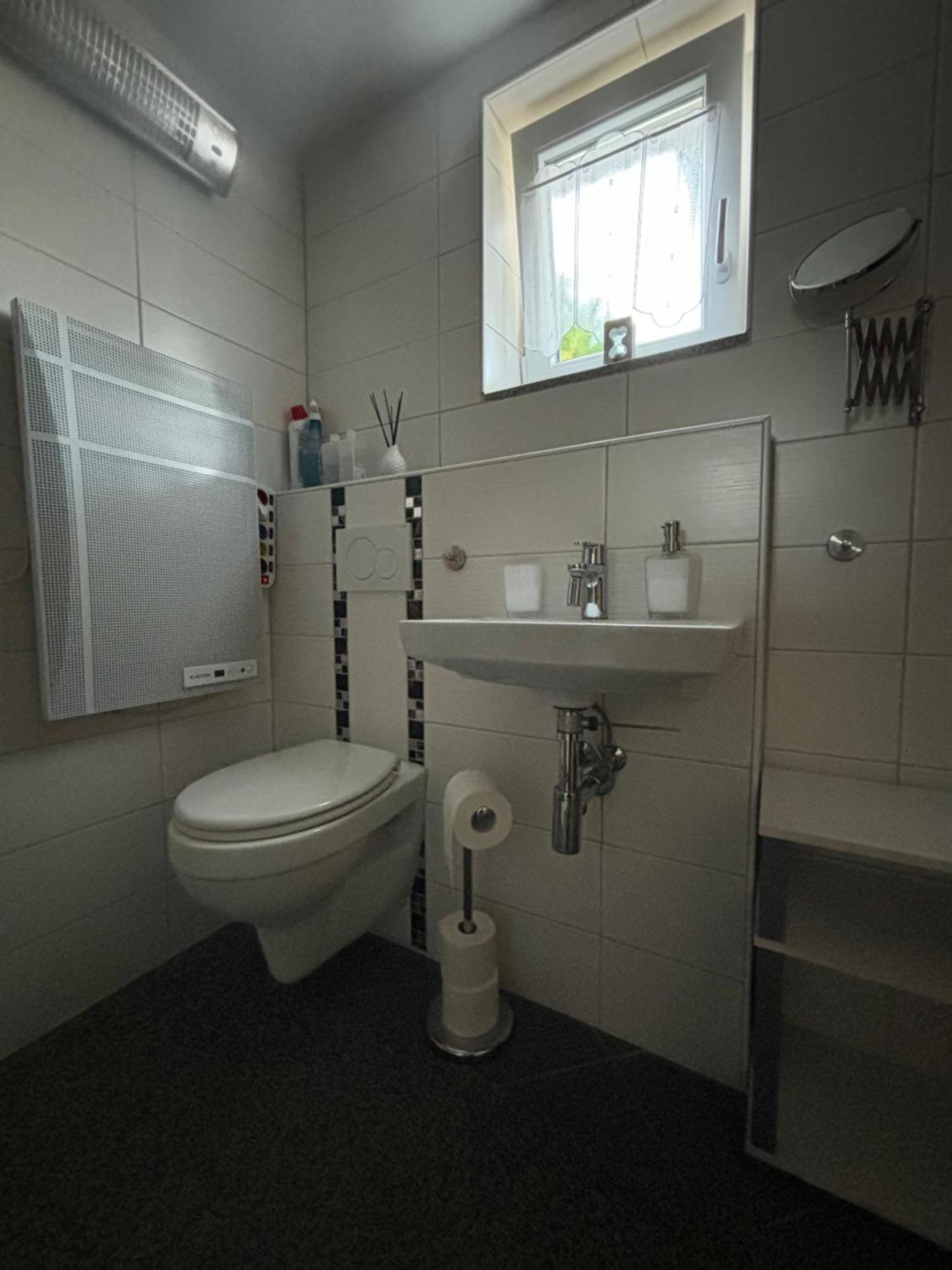 Studio-Appartement Нойнбург форм Валд Екстериор снимка